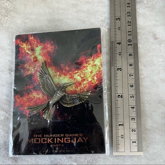 The Hunger Games Mocking Jay Part 2 Promotional Pin Cosplay Costume - Picture 3 of 3